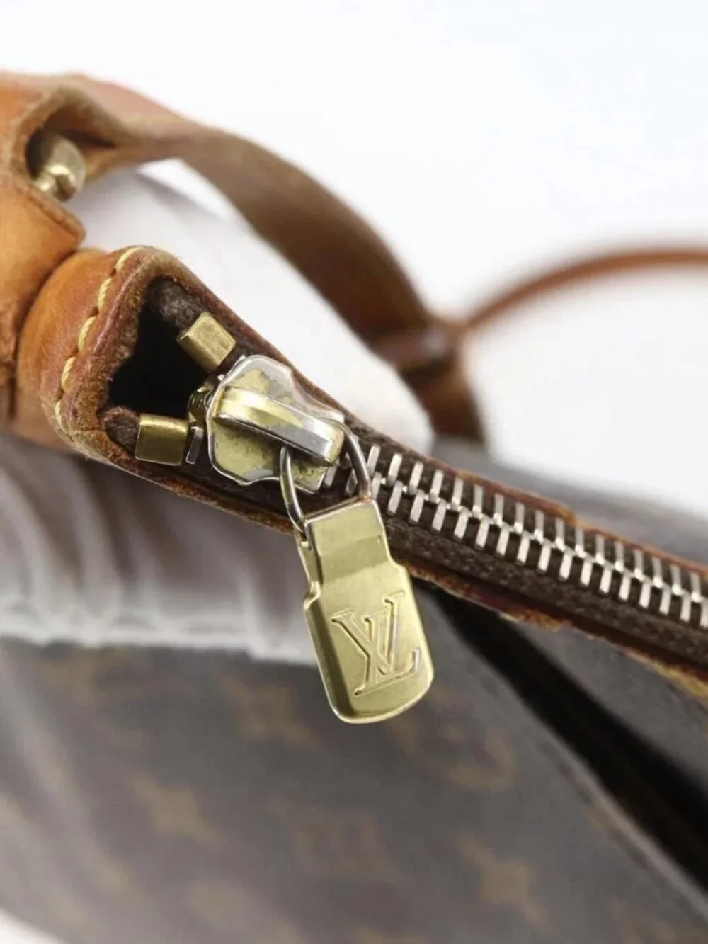 LOUIS VUITTON Monogram Odeon MM Shoulder Bag M56389 LV Auth 164317 - Picture 10 of 16